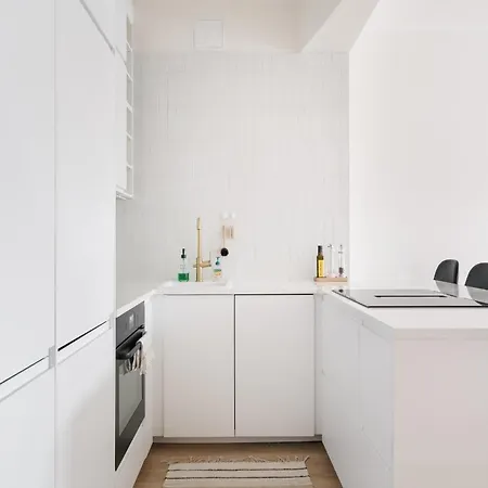 Bright & Modern Near Metro 150m *